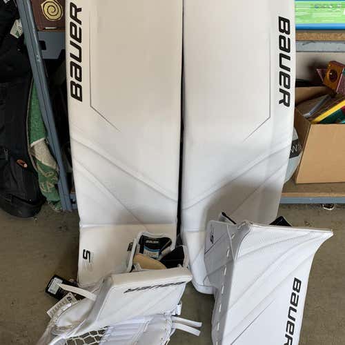 White New 35" Full Right Supreme 2S  Goalie Full Set
