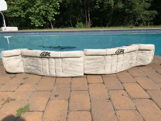 White Used Senior 35" plus 1 Brian's Brians Gnetik Pro II Goalie Leg Pads Pro Stock