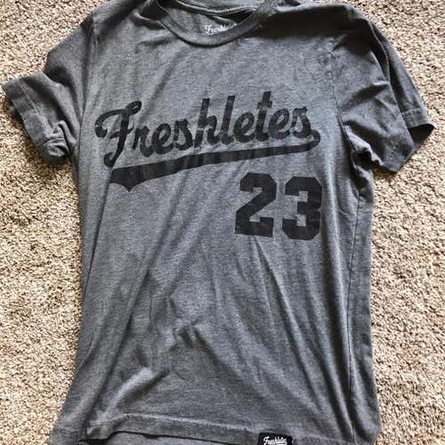 Mike Stud Freshletes Shirt M