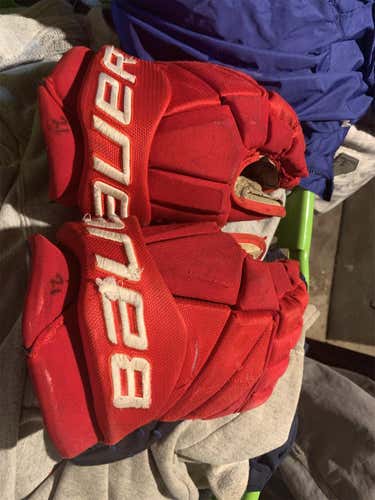 Dubuque Fighting Saints USHL 13” Vapor 1X Gloves Used