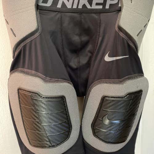 Black Youth Medium Nike Compression