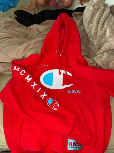 Red Unisex Medium Champion Sweatshirt