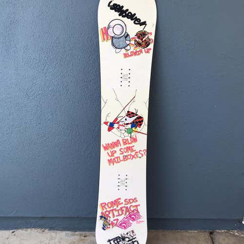 Unisex  Rome SDS Artifact Without Bindings Medium Flex True Twin Snowboard