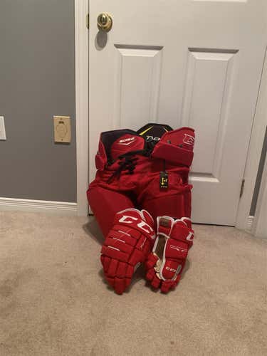 Red New Medium CCM Tacks 6052 Pro Stock Hockey Pants
