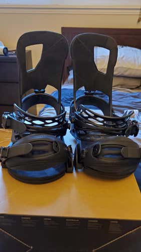 Used Men's Medium Burton Cartel Snowboard Bindings 18/19