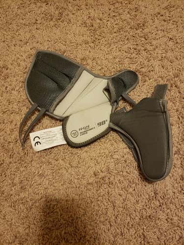 Like New Warrior G4 pro glove trapper liner