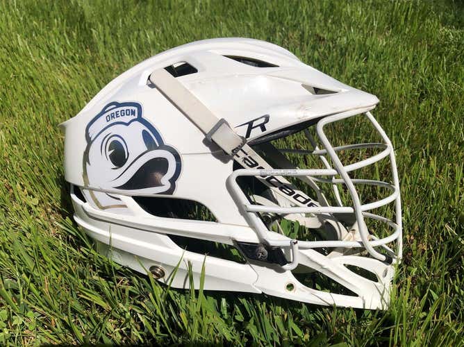 Oregon Lacrosse Helmet - Team Issued Cascade R