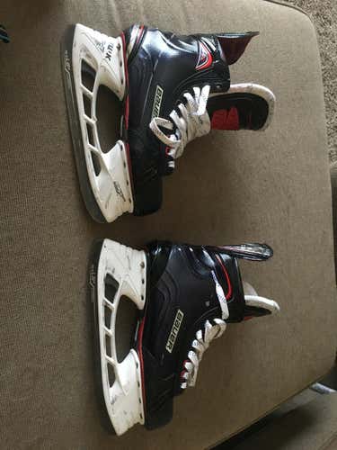 Senior Used Bauer Vapor 1X Hockey Skates Regular Width Pro Stock Size 7.5