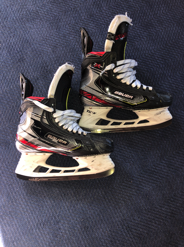 Used Bauer Vapor 2X Pro Hockey Skates Size 7.5