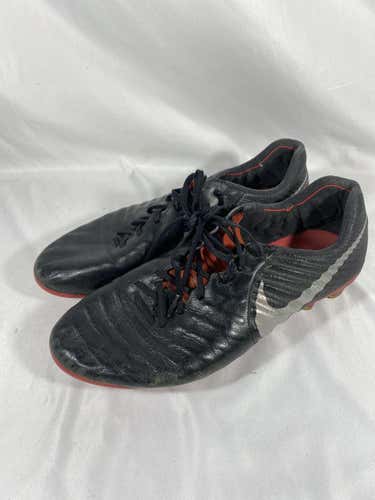 Used Nike Senior 10.5 Cleat Soccer Outdoor Cleats