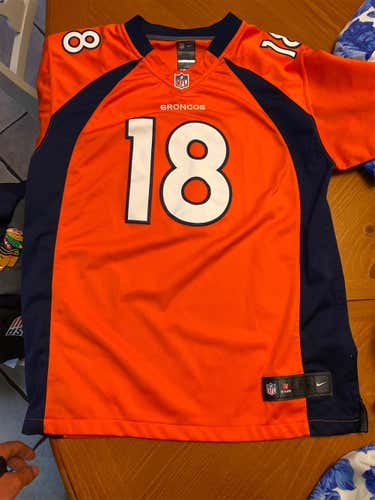 Orange Youth XL Nike