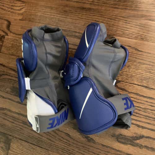 Used Medium/Large Nike Vapor Elite Arm Pads