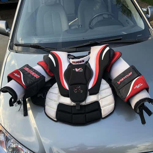 Used Medium Vaughn Lt80 Goalie Chest Protector