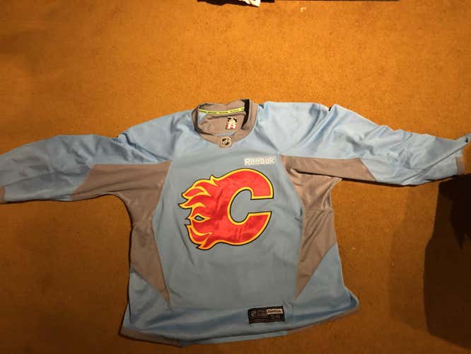 Blue New Adult Men's Size 58 Reebok Jersey Calgary Flames Practice