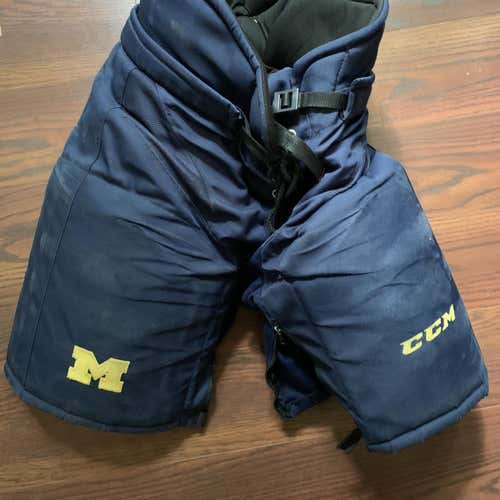 Michigan CCM Pro Stock Hockey Pants Size M +1
