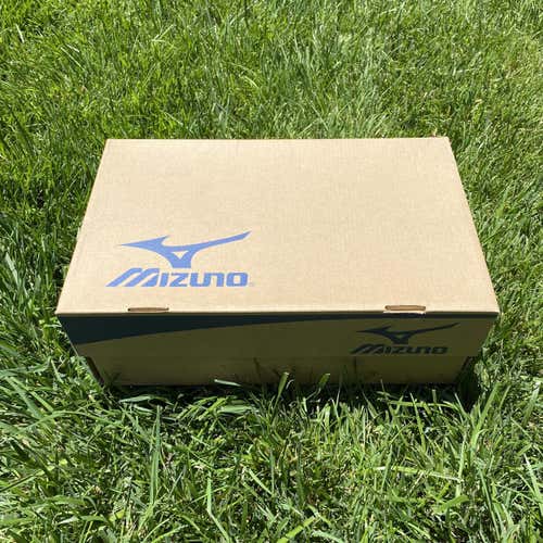 NWT Mizuno 9 Spike Swift 3 Stitch Metal Softball Cleats