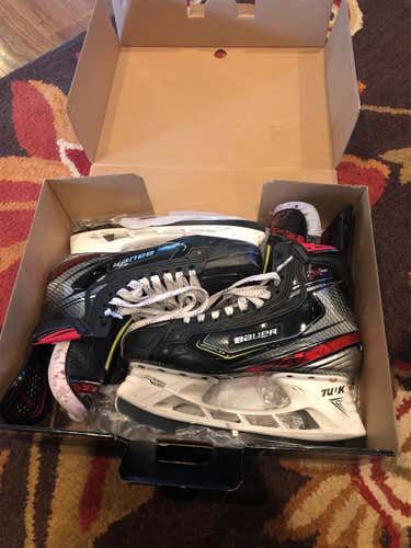 Bauer Vapor 2X Pro Regular Size 8.5D Hockey Skates with 2 Sets of LS5 Steel! MAKE AN OFFER!