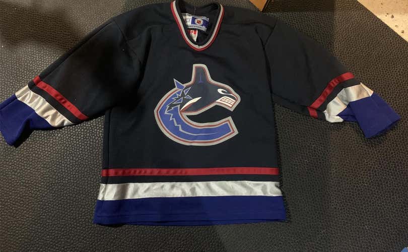 Blue Youth XL CCM Jersey Vintage Canucks Home