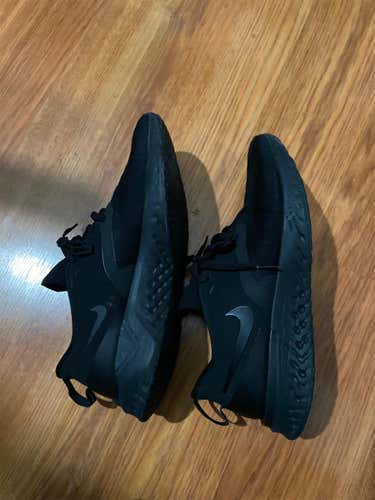 Nike Odyssey Size 10.5 Black