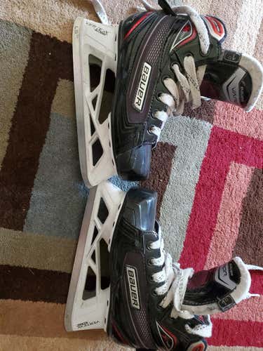Junior Used Bauer Vapor x700 Goalie Skates Size 1