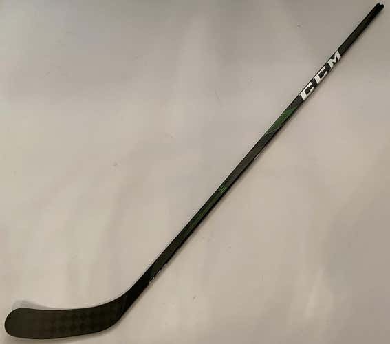 CCM Ribcore Trigger 4 RH Grip Pro Stock Hockey Stick Grip 80 Flex Benn Pro ANG AHL (6668)