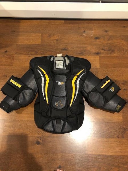 Junior Used Large/Medium Vaughn V7 XF Int Goalie Chest Protector
