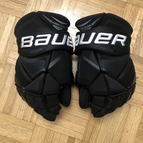 Black New Bauer Vapor 1X 13"  Gloves