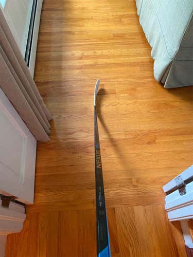 New Left Handed Nexus 2N Pro p92 curve 77 flex Hockey Stick
