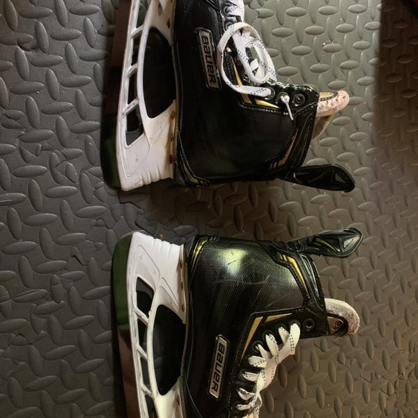 Used Bauer Supreme 2S Regular Width Size 8.5 Hockey Skates