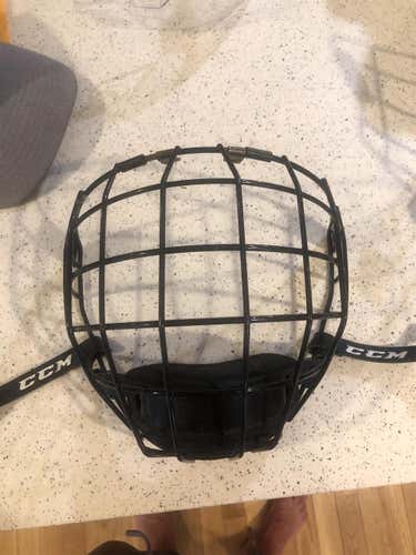 Used Black CCM FM580 Cage