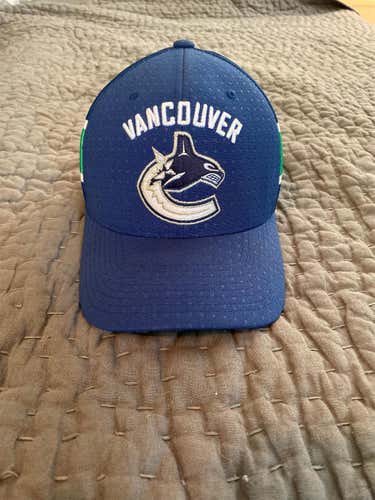 Used Vancouver Canucks Draft Hat