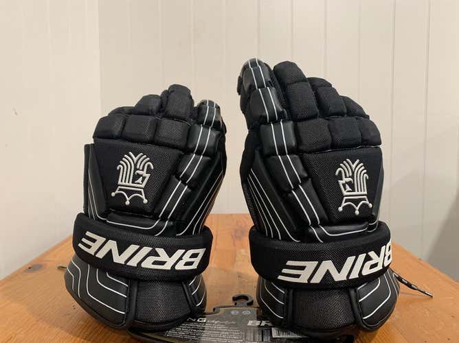 Black New Player's Brine King Superlight 14" Lacrosse Gloves