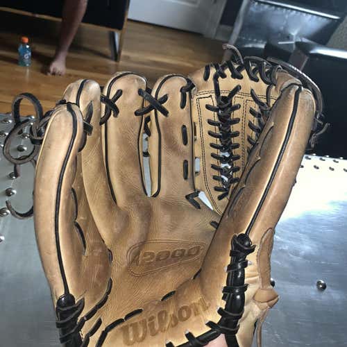 Brown Used Pitcher's A2000 11.75" Baseball Glove