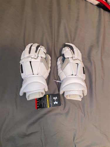 White Under Armour Command pro 3