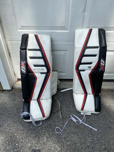Black Used Senior 32" Brian's Brians Gnetik Pro II Goalie Leg Pads