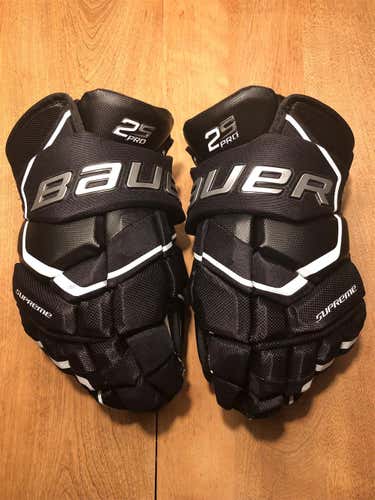 Black New Bauer Supreme 2S Pro 14"  Gloves