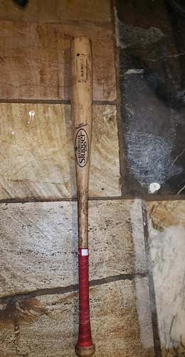 33.5 Louisville Slugger Maple Bat