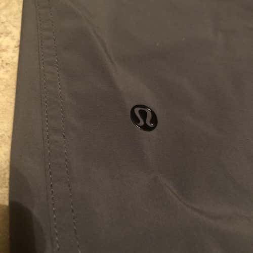 Men's Lululemon Gray Golf Shorts Size 36