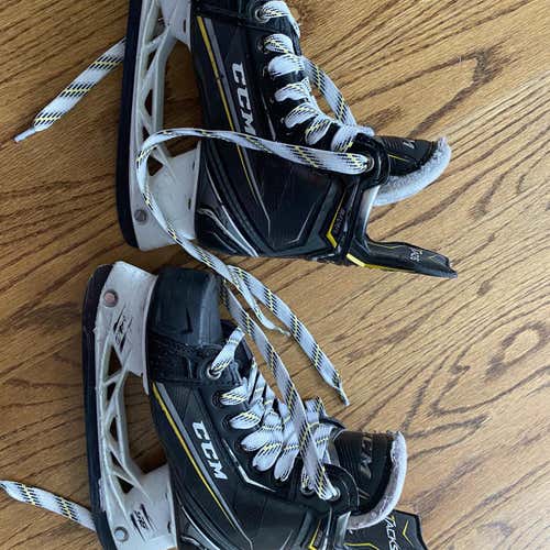 Used CCM Tacks 9090 Regular Width Size 1 Hockey Skates