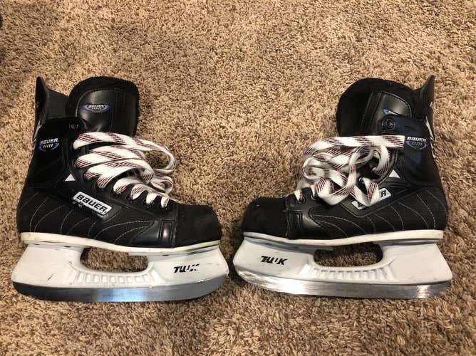 Used Bauer Elite Size 3 D Hockey Starter Skates