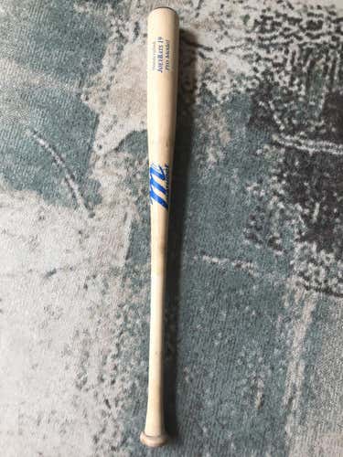 Marucci Wood Bat (-3) 29 oz 32"