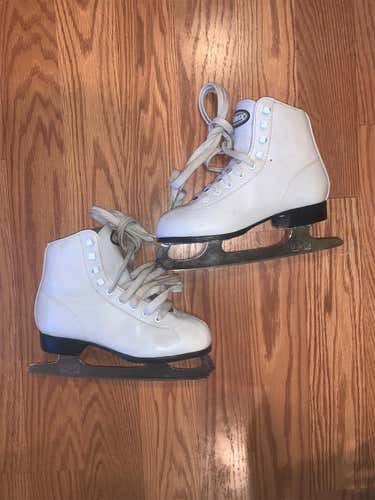 White Used Size 2 Figure Skates