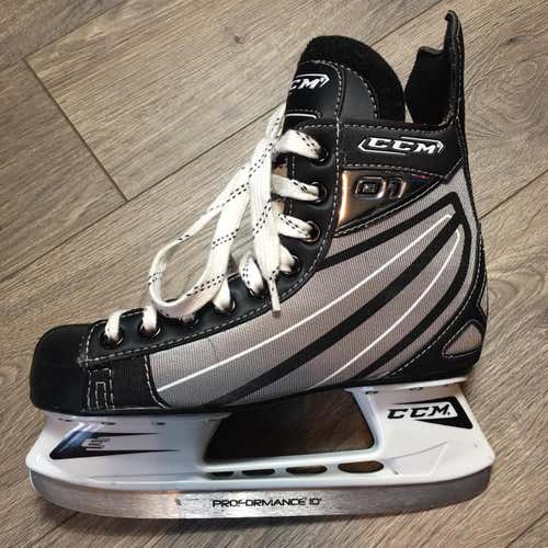 Used CCM 01 Size 4 Hockey Skates