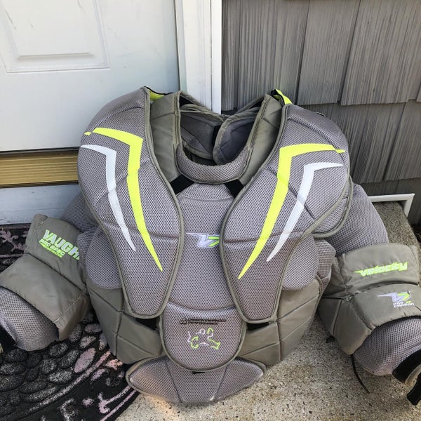 Used Medium Vaughn Velocity V7 XF Pro Carbon Chest Protector