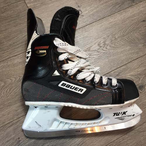 Used Bauer Supreme 3000 Size 6.5 Hockey Skates