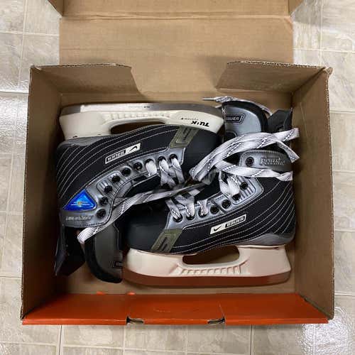NEW BAUER SUPREME 50 SKATES SIZE 4.0 (EE)