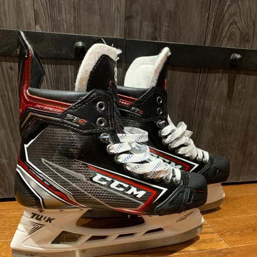 NEW *Made in Canada* Senior CCM JetSpeed FT2 Hockey Skates Size 8D