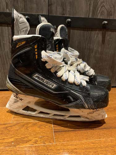 Senior Used Bauer Supreme MX3 Hockey Skates Pro Stock Size 9D
