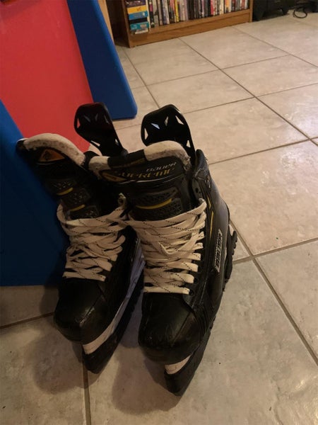 Used Bauer Supreme 2S Pro Regular Width Size 8.5 Hockey Skates
