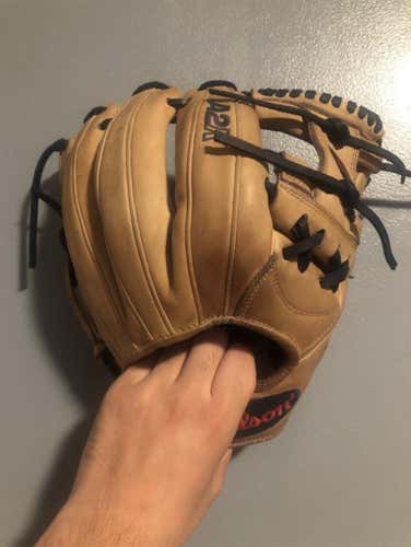 Rare Dansby Swanson Infield A2000 11.75" Baseball Glove